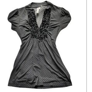 Heart Soul Black and White‎ sleeveless Ruched Blouse